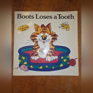 Boots Loses a Tooth: A Lift the Flap Book Sara James